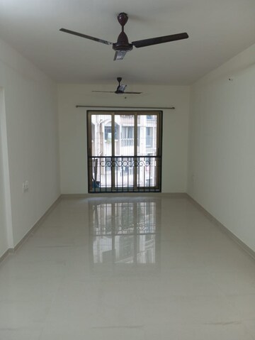 Room in 2 BHK Apartment at Kanakia Spaces Sevens, Andheri East – for Rent