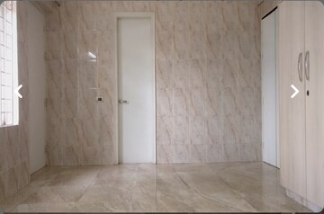 Bathroom in 2 BHK Builder Floor at Malibu Shopping Arcade, Sector 47 – for Rent