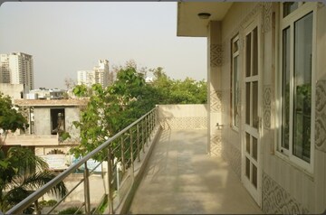 Balcony in 2 BHK Builder Floor at Malibu Shopping Arcade, Sector 47 – for Rent