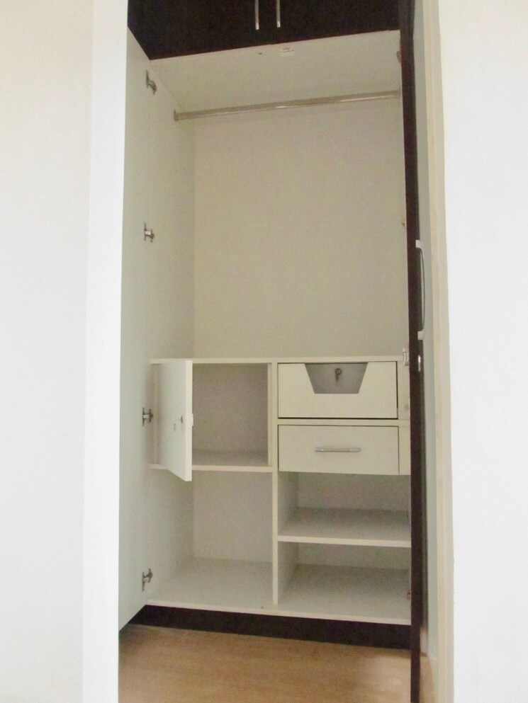 undefined, emaar-emerald-estate 2 Bedroom 1020 Sq.Ft. Apartment In Sector 65 Gurgaon 8940422