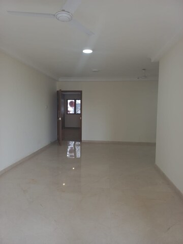 Room in 3 BHK Apartment at Ekta Trinity, Santacruz West – for Rent
