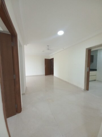Room in 3 BHK Apartment at Ekta Trinity, Santacruz West – for Rent