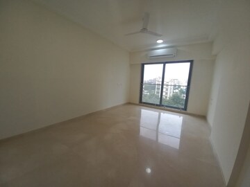 Room in 3 BHK Apartment at Ekta Trinity, Santacruz West – for Rent