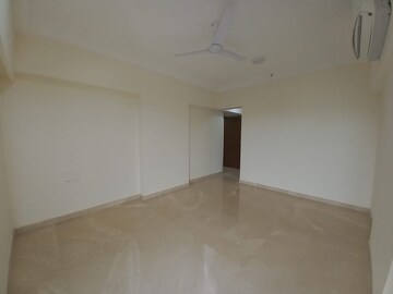 Room in 3 BHK Apartment at Ekta Trinity, Santacruz West – for Rent