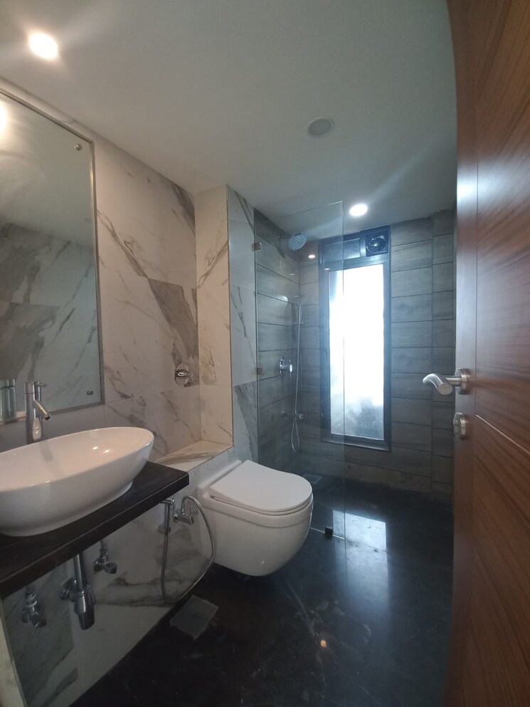 Bathroom, ekta-trinity 3 Bedroom 1333 Sq.Ft. Apartment In Santacruz West Mumbai 8940394