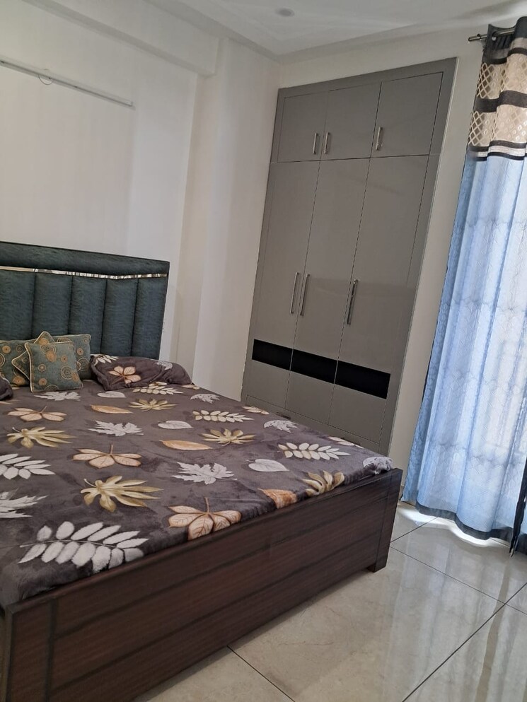 Bedroom, dhakoli 3 Bedroom 200 Sq.Yd. Apartment In Dhakoli Zirakpur 8940436