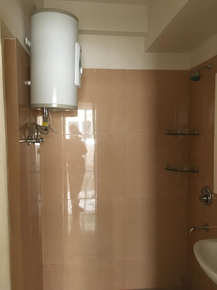 Room, emaar-emerald-estate 2 Bedroom 1020 Sq.Ft. Apartment In Sector 65 Gurgaon 8940422