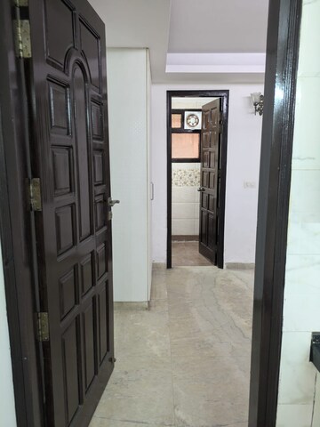 Building Lobby in 2 BHK Apartment at Amar Colony – for Rent