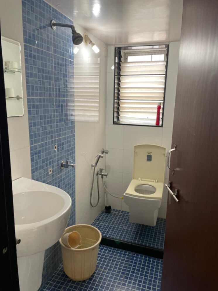 Bathroom, bhosale nagar 3 Bedroom 1600 Sq.Ft. Apartment In Bhosale Nagar Pune 8940474