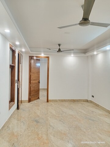 Room in 2 BHK Builder Floor at Vasant Kunj – for Rent