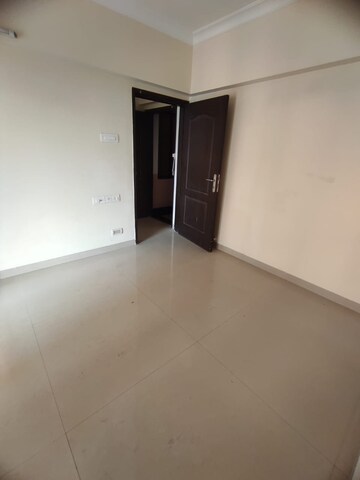 Room in 2 BHK Apartment at K Raheja Heights, Malad East – for Rent