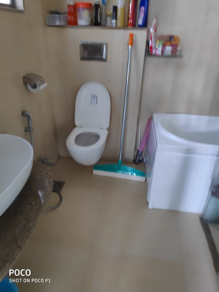Bathroom, rohan-leher 3 Bedroom 1900 Sq.Ft. Penthouse In Baner Pune 8940491