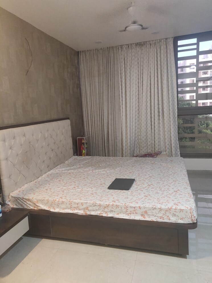 Bedroom, rohan-leher 3 Bedroom 1900 Sq.Ft. Penthouse In Baner Pune 8940491