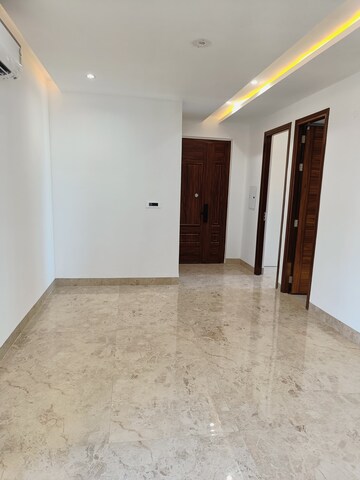 Room in 3 BHK Apartment at Trishla City, Patiala Road – for Rent