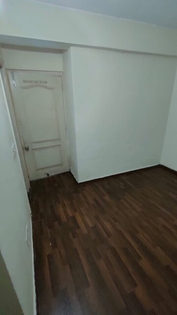Room in 3 BHK Apartment at Paras Tierea, Sector 137 – for Sale