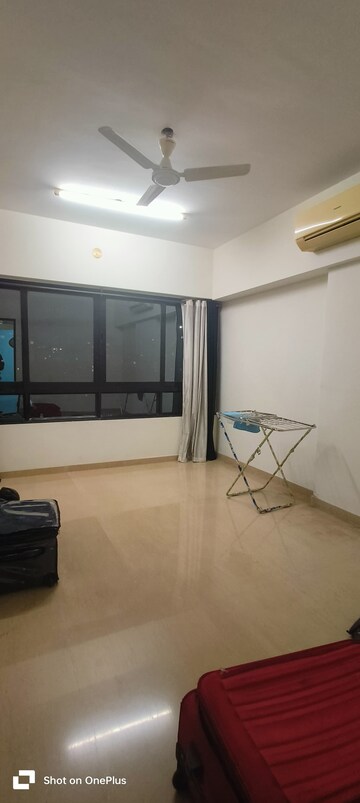 Room in 2 BHK Apartment at Ira Chaya, Khar West – for Sale
