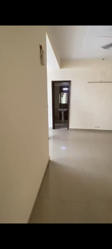Room in 2 BHK Apartment at Skytech Matrott, Sector 76 – for Rent