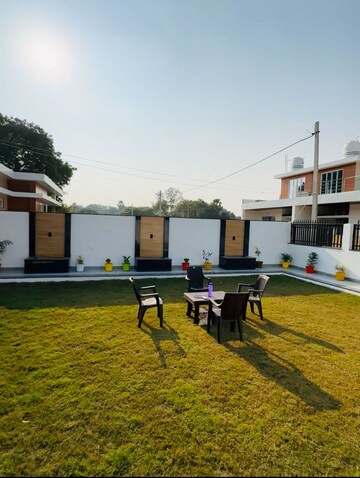5 BHK Villa – Exterior View View at Latif Nagar - for Sale