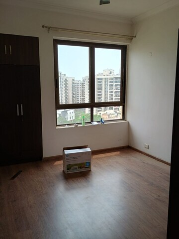 Room in 2 BHK Apartment at Unitech Fresco, Sector 50 – for Rent