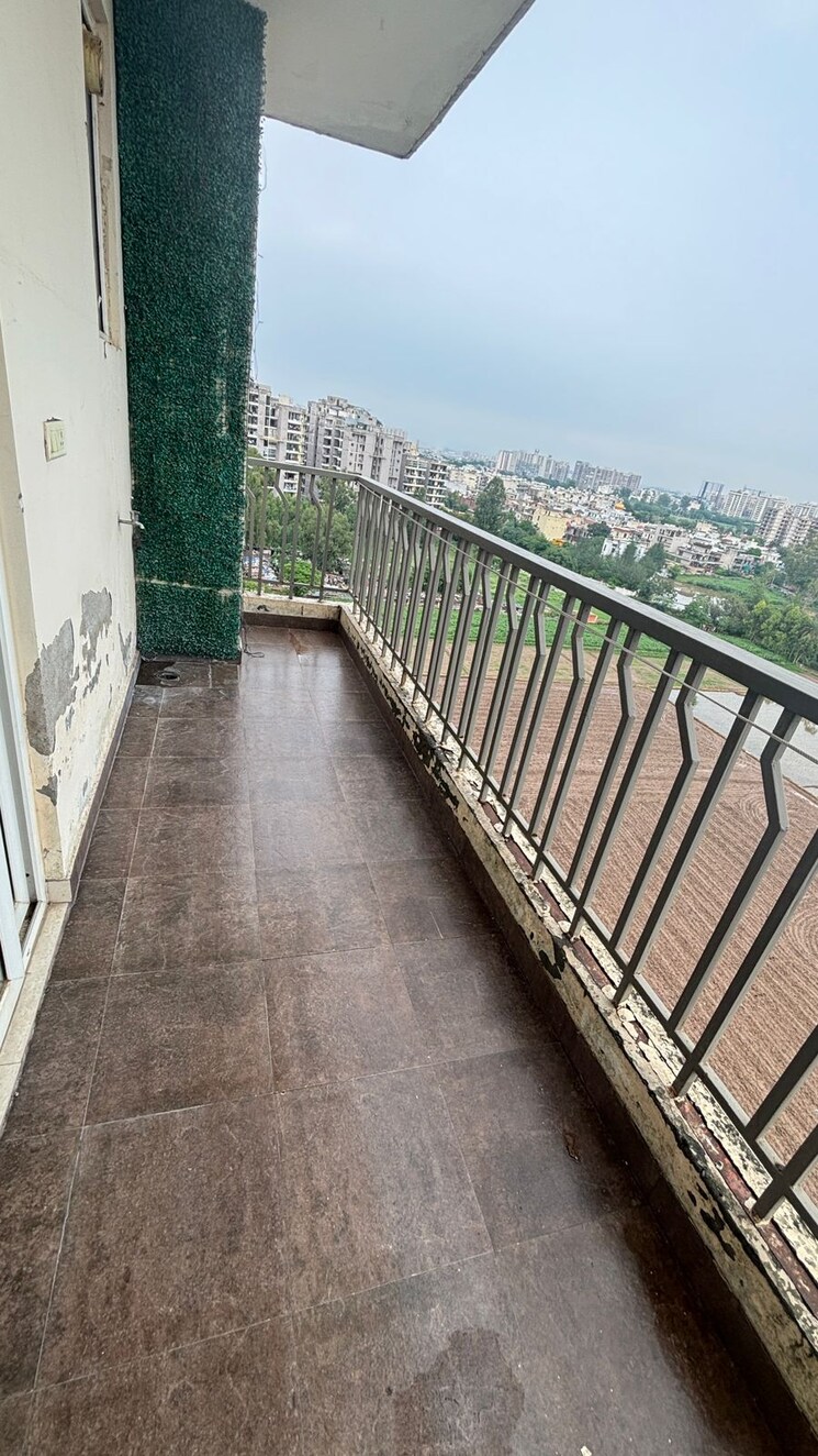Balcony, skyline-park 2 Bedroom 1800 Sq.Ft. Apartment In Vip Road Zirakpur 8940726