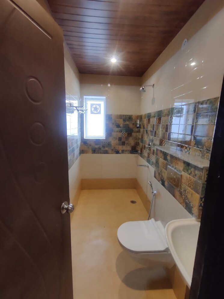 Bathroom, balliwala 2 Bedroom 1200 Sq.Ft. Builder Floor In Balliwala Dehradun 8940691