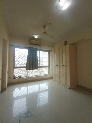 Room in 3 BHK Apartment at Nahar Mimosa and Mirabilis, Chandivali – for Rent