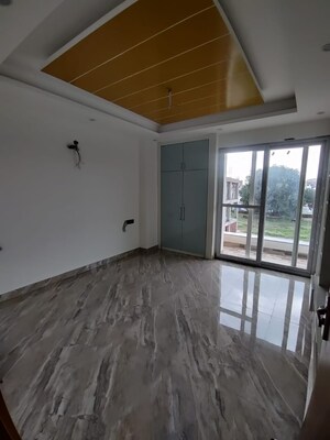 Room in 3 BHK Builder Floor at Gms Road – for Sale