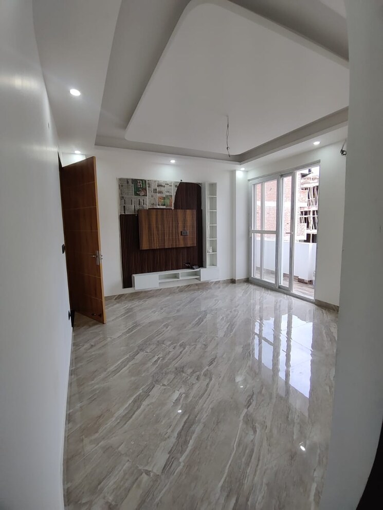 Room, gms road 3 Bedroom 2100 Sq.Ft. Builder Floor In Gms Road Dehradun 8940734