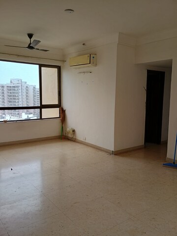 Room in 2 BHK Apartment at Unitech Fresco, Sector 50 – for Rent