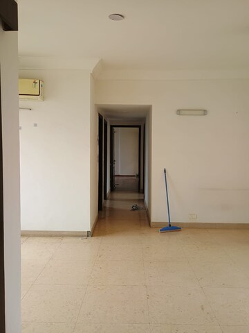 Room in 2 BHK Apartment at Unitech Fresco, Sector 50 – for Rent