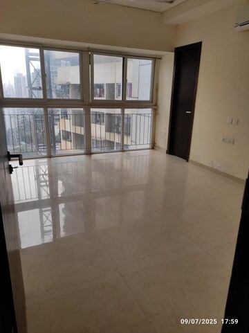 Room in 2 BHK Apartment at Lodha NCP Commercial Tower Supremus, Wadala – for Rent