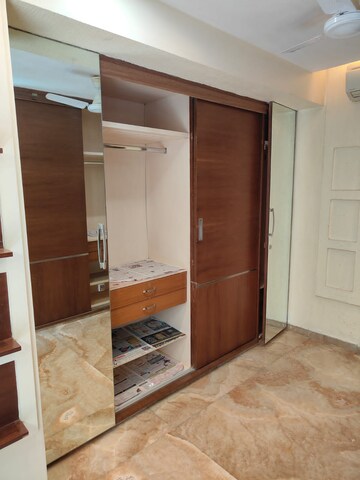 Room in 3 BHK Apartment at Puri Niketan, Chembur – for Rent