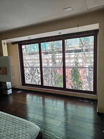 Room in 3 BHK Apartment at Puri Niketan, Chembur – for Rent