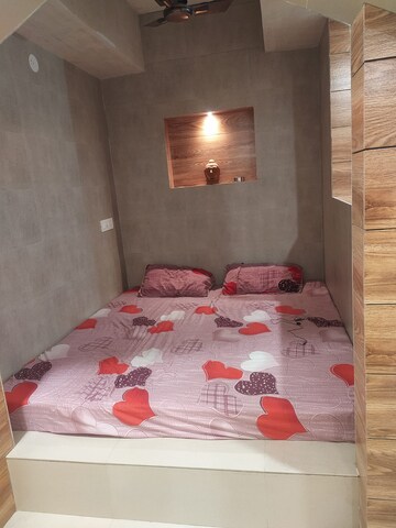 Master Bedroom in 4 BHK Builder Floor at Rajendra Nagar Sector 2 – for Rent