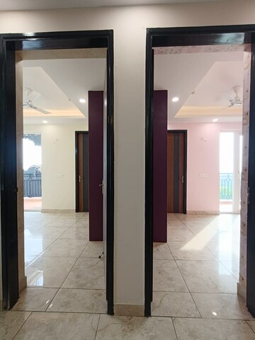 Room in 2.5 BHK Apartment at Ajnara Pride, Vasundhara Sector 4 – for Rent