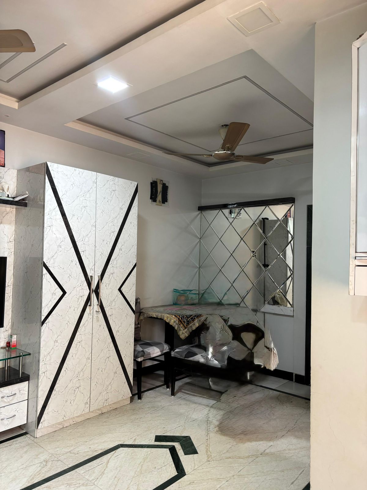 1 BHK 600 Sq.Ft. Apartment in Kukreja Complex