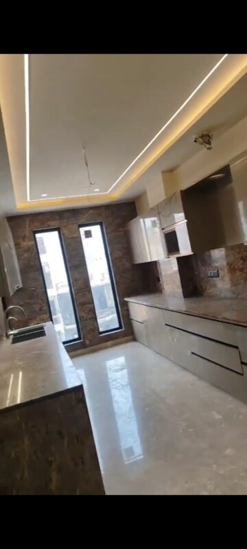 Furnished Amenities in 3 BHK Builder Floor at Rohini Sector 8 – for Rent