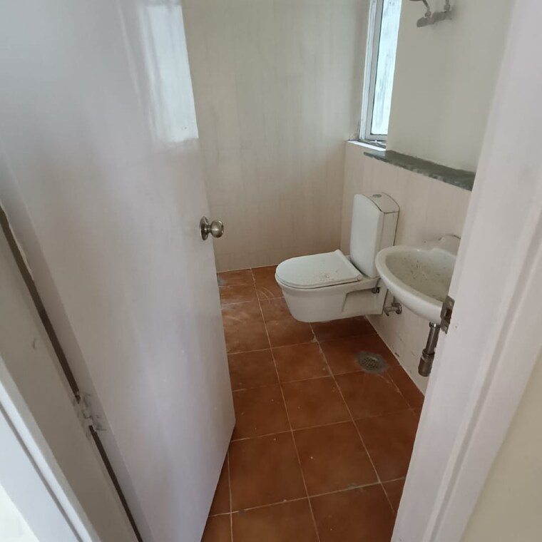 Bathroom, jaypee-kensington-park-apartments 2 Bedroom 1050 Sq.Ft. Apartment In Sector 133 Noida 8940829