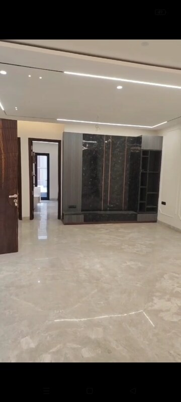 Room in 3 BHK Builder Floor at Rohini Sector 8 – for Rent