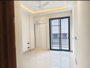 Room in 4 BHK Builder Floor at Shanti Niketan – for Rent