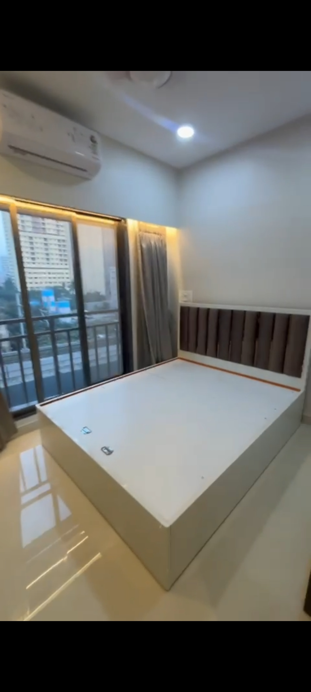 1 BHK + Pooja Room,Servant Room,Study Room,Extra Room Apartment For Sale in Residential Tower 