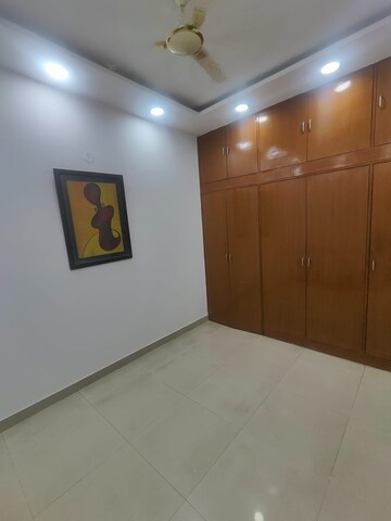 Room in 2 BHK Builder Floor at Pitampura – for Rent