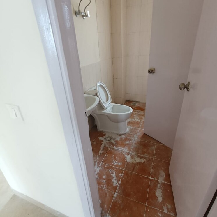 Bathroom, jaypee-kensington-park-apartments 3 Bedroom 1515 Sq.Ft. Apartment In Sector 133 Noida 8940931