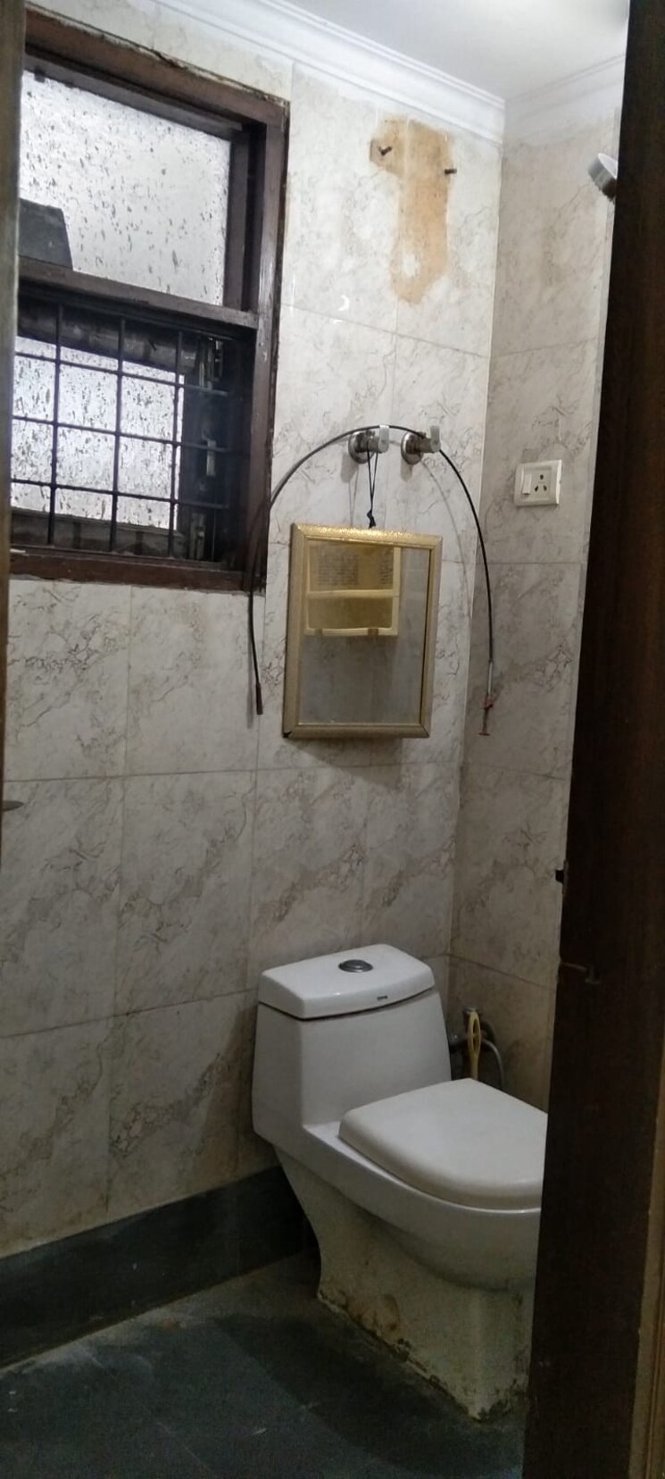Bathroom, kishangarh 3 Bedroom 1300 Sq.Ft. Builder Floor In Kishangarh Delhi 8940952