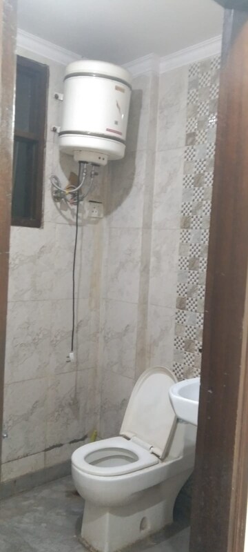 Bathroom in 3 BHK Builder Floor at Kishangarh – for Rent