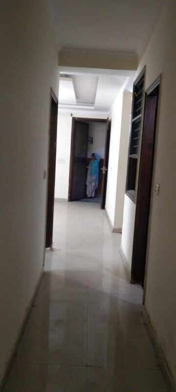 Building Lobby in 3 BHK Builder Floor at Kishangarh – for Rent
