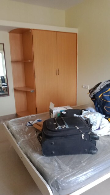 Master Bedroom in 3 BHK Apartment at Halasuru – for Rent