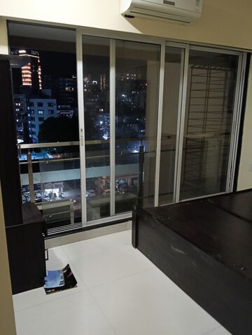 Room in 3 BHK Apartment at Bhoomi Gobind Bhavan, Khar West – for Rent