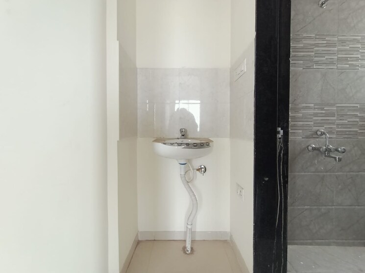 Bathroom, dhankawadi 2 Bedroom 967 Sq.Ft. Apartment In Dhankawadi Pune 8940926