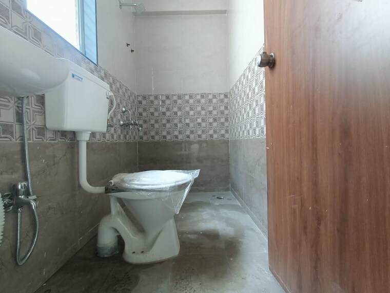 Bathroom, dhankawadi 2 Bedroom 967 Sq.Ft. Apartment In Dhankawadi Pune 8940926